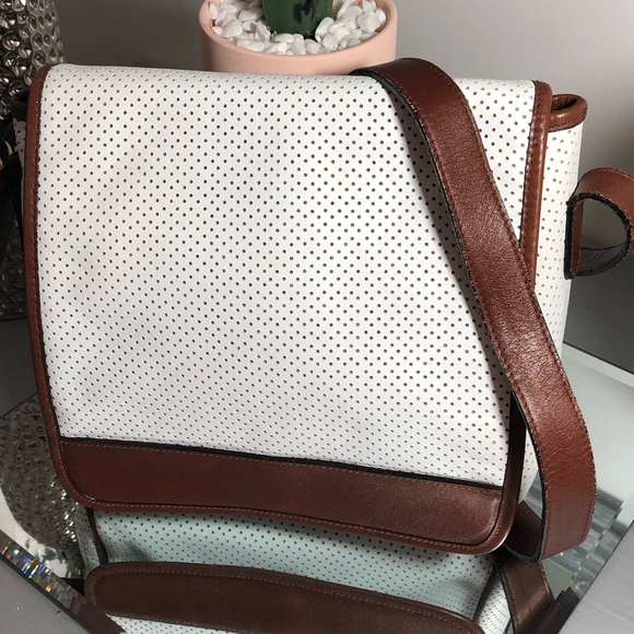 Gianni Bini Cross Body Bag - Picture 2 of 8